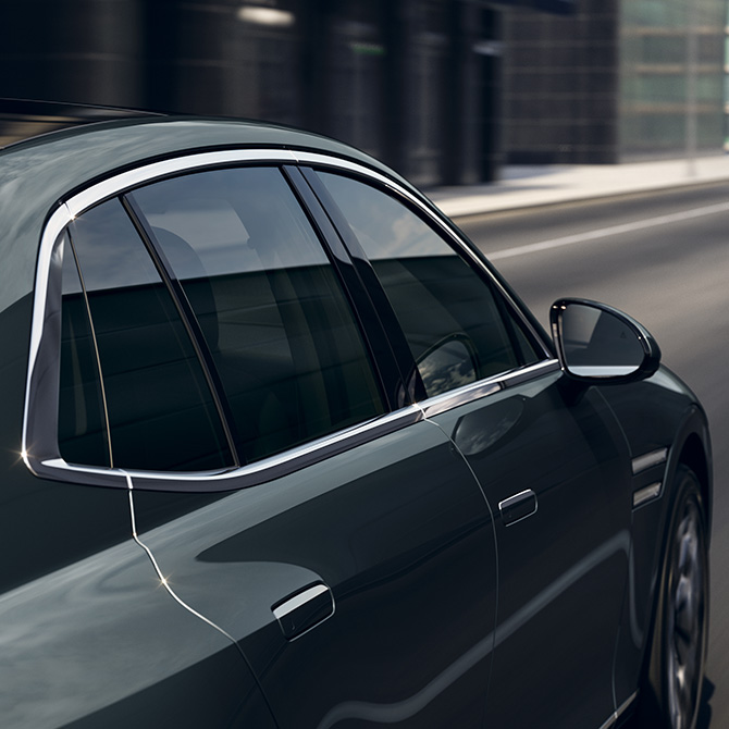 GENESIS G90 — Luxury Fullsize Sedan GENESIS